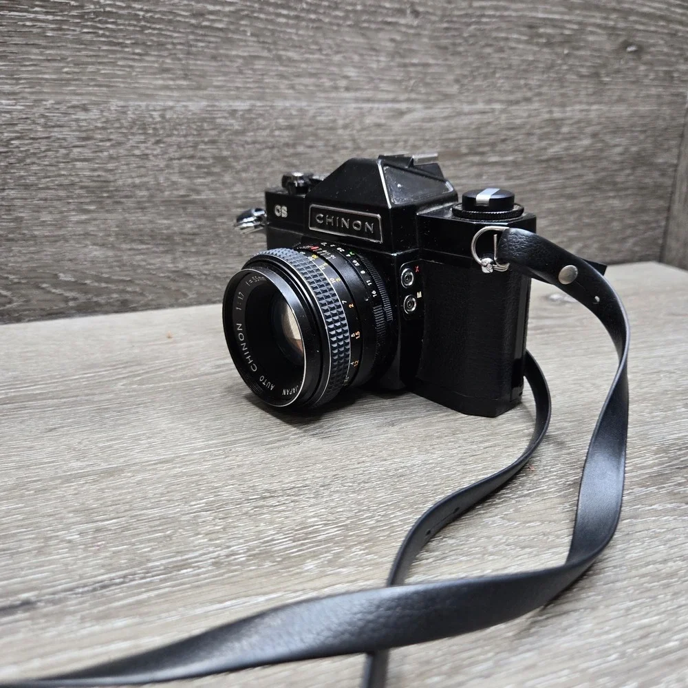 Chinon CS 35mm SLR Camera Kit w/ Lens Flash Case Extra Lens Vintage